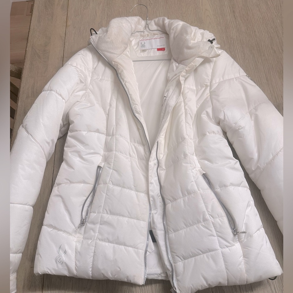 Spyder White Ski Coat. Size 6 Women